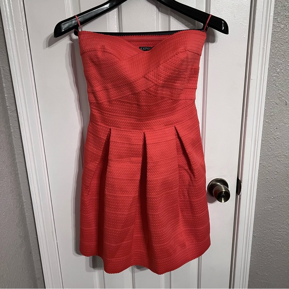 Express Coral Fit and Flare Dress with Scalloped Edges - S - Picture 2 of 4
